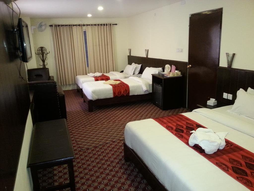 Hotel Fewa Holiday Inn Pókhara Exteriér fotografie